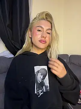 Lia-firee online show from June 2026 05:06:01 AM