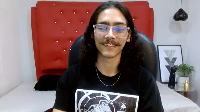 bigcock robert online show from June 2026 05:52:01 PM