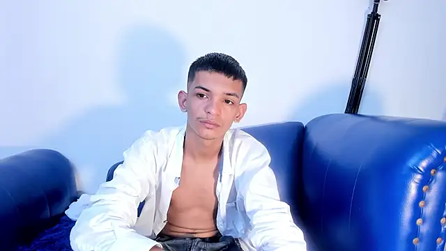 littlecum18 online show from June 2026 02:44:02 PM