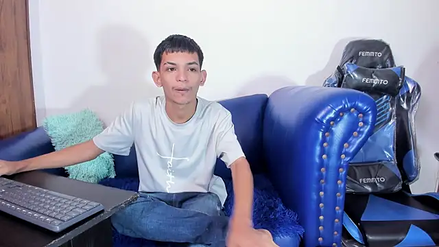 littlecum18 online show from July 2026 12:39:02 PM