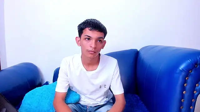 littlecum18 online show from June 2026 12:33:02 PM