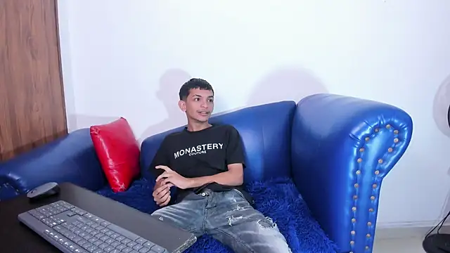 littlecum18 online show from July 2026 01:24:02 PM