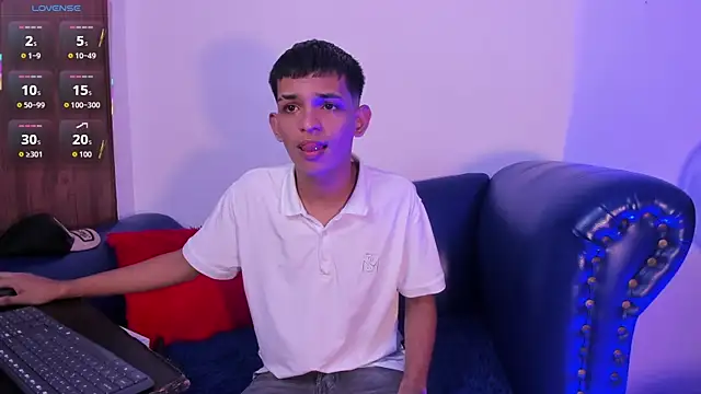 littlecum18 online show from July 2026 03:18:01 AM