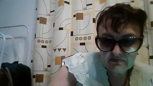 ErikaXShine online show from June 2026 06:27:01 PM