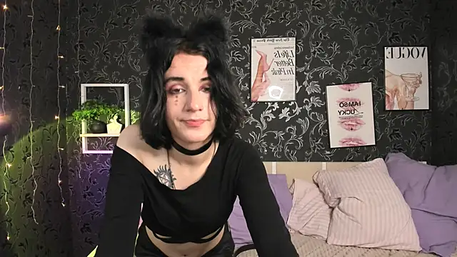 MickeQuinee online show from June 2026 01:09:02 PM