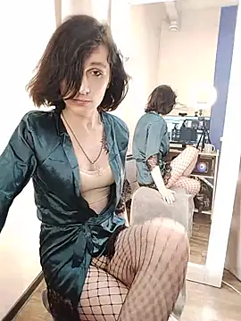 MickeQuinee online show from July 2026 08:25:02 AM