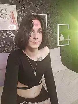 MickeQuinee online show from June 2026 10:10:02 AM