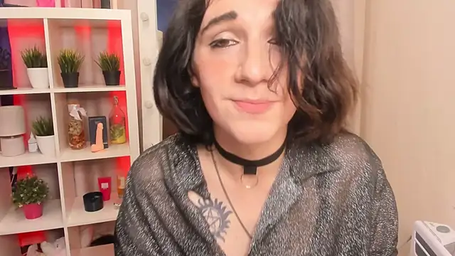 MickeQuinee online show from July 2026 07:20:01 AM