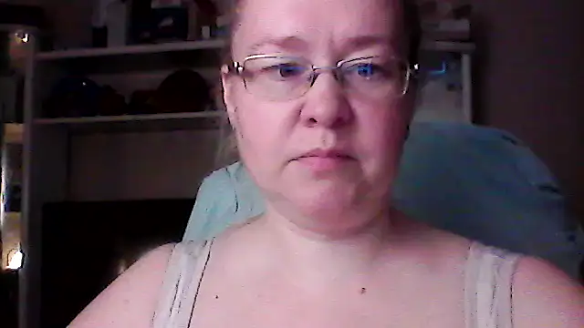 Viola27 online show from June 2026 06:09:01 PM