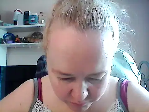 Snapshot of Viola27 chatting on June 2026 07:20:01 AM Viola27 online show from June 2026 07:20:01 AM