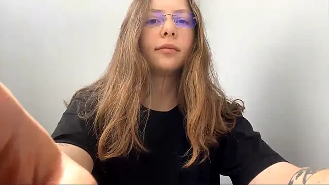 Snapshot of AlisonOhlmacher chatting on June 2026 08:04:01 AM AlisonOhlmacher online show from June 2026 08:04:01 AM