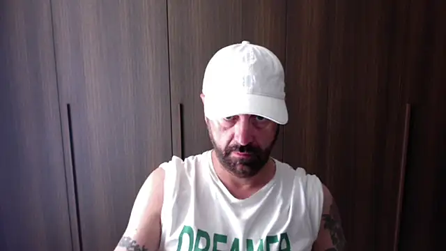 Topinkiss online show from June 2026 02:11:01 PM