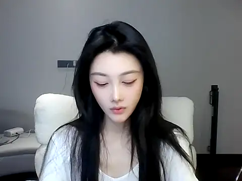 SylvieMaya online show from June 2026 04:38:02 PM