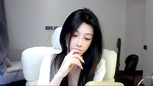 SylvieMaya online show from June 2026 06:36:01 PM