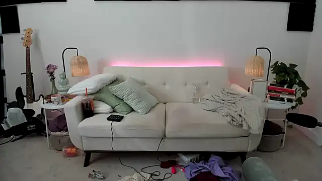 itschloelaurent online show from June 2026 01:54:01 PM