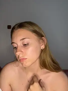 FlirtySophiaa online show from June 2026 05:18:01 PM