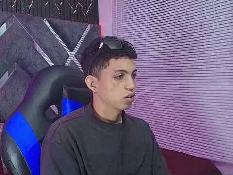 Snapshot of cameron_lux77 chatting on July 2026 03:35:01 AM cameron lux77 online show from July 2026 03:35:01 AM