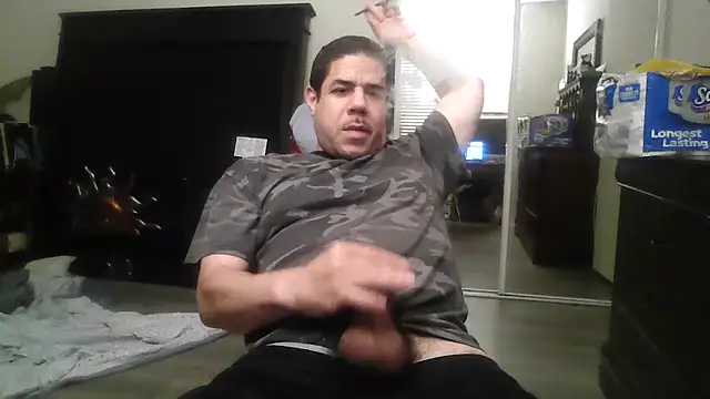 Snapshot of toosexy4myshirt chatting on June 2026 07:03:02 AM toosexy4myshirt online show from June 2026 07:03:02 AM