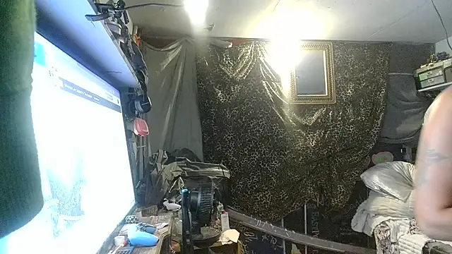 Snapshot of CrowdedAmbrosia8 chatting on August 2026 05:13:01 AM CrowdedAmbrosia8 online show from August 2026 05:13:01 AM