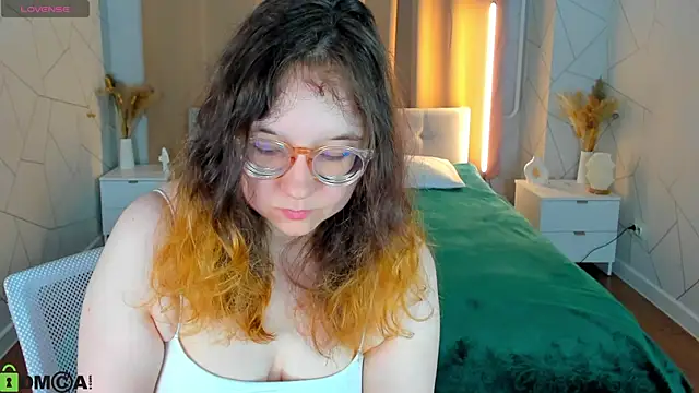 Snapshot of Aleks-casterrr chatting on June 2026 05:30:01 PM Aleks-casterrr online show from June 2026 05:30:01 PM