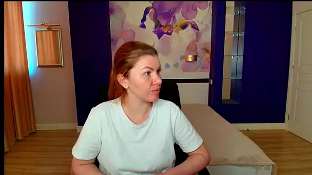 Snapshot of LunaKissesx chatting on June 2026 05:52:01 AM LunaKissesx online show from June 2026 05:52:01 AM