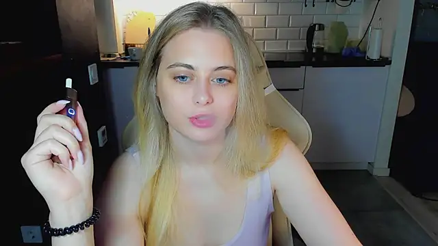 blonde kellyy online show from July 2026 02:05:17 AM