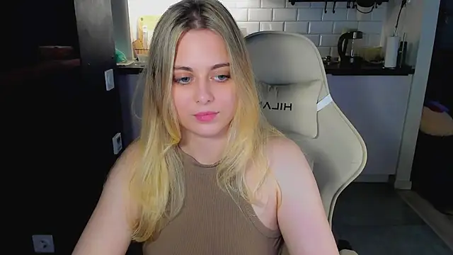 blonde kellyy online show from June 2026 11:04:01 AM