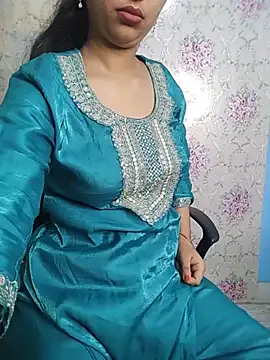 Queen Rosyy online show from July 2026 06:47:02 AM
