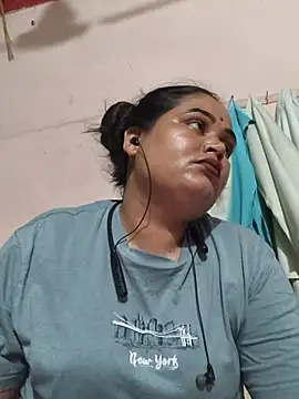 Snapshot of Pallavi_bhabi chatting on July 2026 05:42:01 PM Pallavi bhabi online show from July 2026 05:42:01 PM