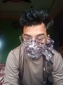 Snapshot of Desindianbull69 chatting on June 2026 01:03:01 AM Desindianbull69 online show from June 2026 01:03:01 AM