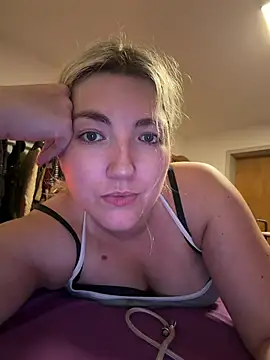 Snapshot of LauraStarr chatting on July 2026 05:10:02 PM LauraStarr online show from July 2026 05:10:02 PM