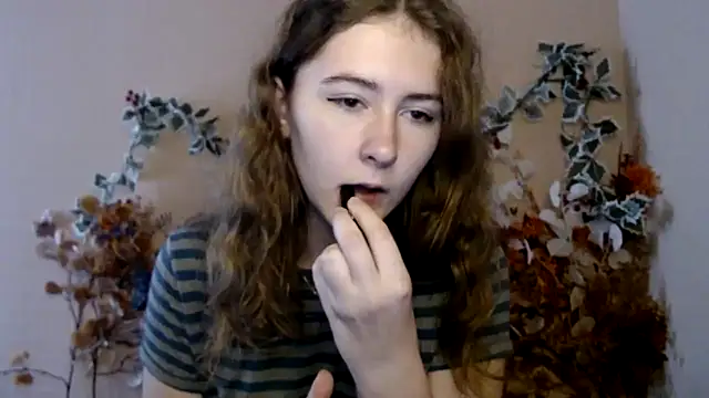 Crimson Bite online show from June 2026 12:38:01 PM