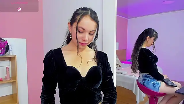 AshleyBenoitt online show from June 2026 01:20:02 PM