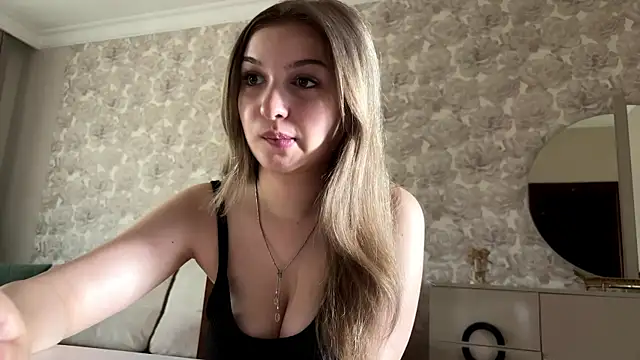 Snapshot of CloudyFoxy chatting on July 2026 05:15:02 AM CloudyFoxy online show from July 2026 05:15:02 AM