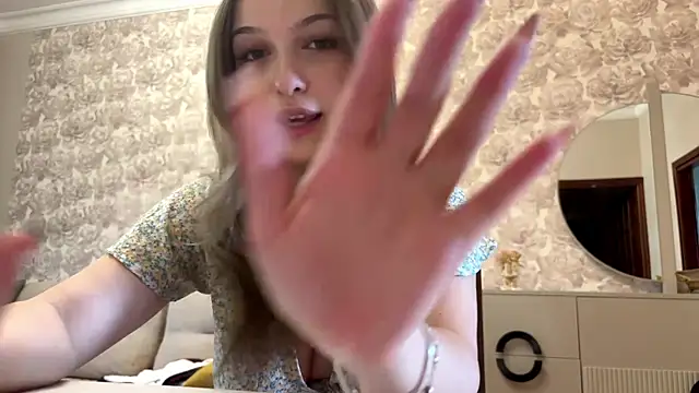 Snapshot of CloudyFoxy chatting on July 2026 06:31:02 AM CloudyFoxy online show from July 2026 06:31:02 AM