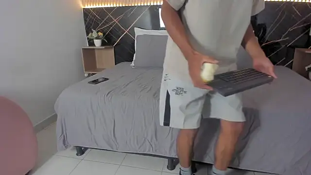 Bruno fox online show from July 2026 07:47:02 PM