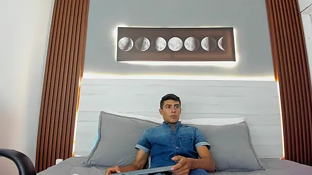 Bruno fox online show from July 2026 07:25:01 PM