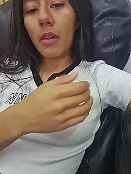 Carla Alvez online show from July 2026 06:40:01 PM