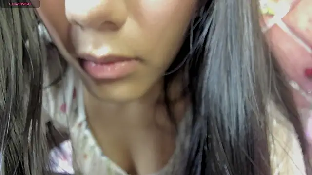 Carla Alvez online show from June 2026 02:33:02 PM