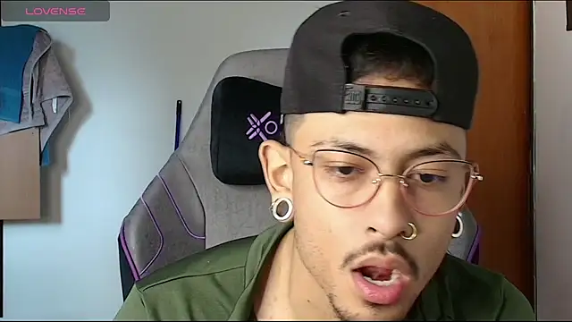 DICKGreatZun online show from June 2026 06:46:02 PM