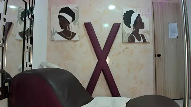 Snapshot of BLACK_AND_WHITET chatting on June 2026 01:25:01 AM BLACK AND WHITET online show from June 2026 01:25:01 AM