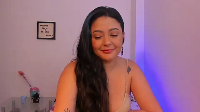 Snapshot of LauraToro_ chatting on February 2026 12:30:01 AM LauraToro online show from February 2026 12:30:01 AM