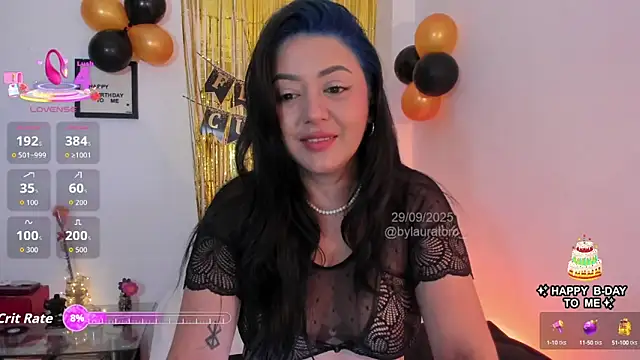 Snapshot of LauraToro_ chatting on September 2025 01:39:01 PM LauraToro online show from September 2025 01:39:01 PM