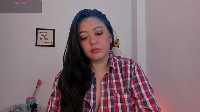 LauraToro  online show from March 2026 03:46:01 AM