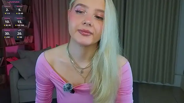 OlliviaBr0wn online show from June 2026 10:42:01 AM