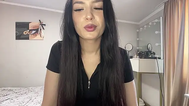 Snapshot of amelialiana chatting on June 2026 12:04:01 PM amelialiana online show from June 2026 12:04:01 PM