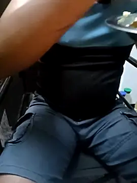 Lawrencedlkk007 online show from February 2026 11:09:02 AM