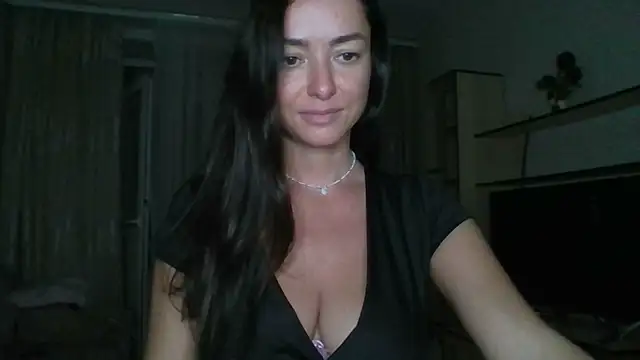 Mia Salamanka online show from July 2026 03:33:01 PM