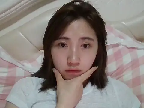 Snapshot of yiyi13 chatting on June 2026 12:06:02 PM yiyi13 online show from June 2026 12:06:02 PM