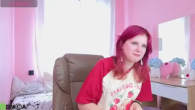 Snapshot of Fox__Cute chatting on June 2026 03:45:01 AM Fox Cute online show from June 2026 03:45:01 AM